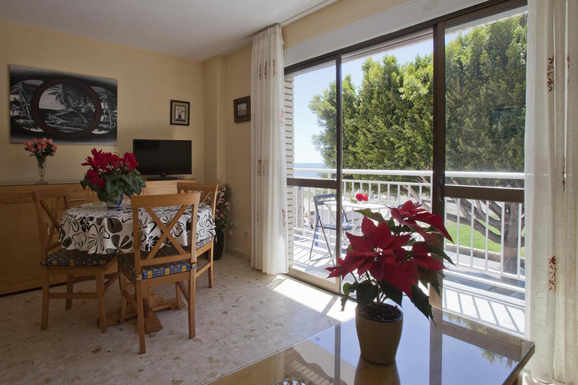- 2 Bedrooms With Wifi And Sea Views - 01679